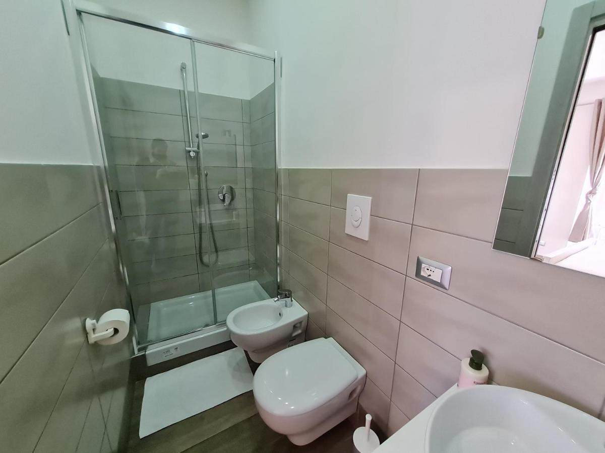 Giulya Guesthouse โรม ภายนอก รูปภาพ