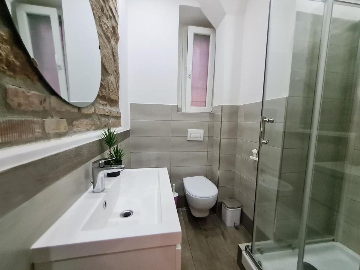 Giulya Guesthouse โรม ภายนอก รูปภาพ