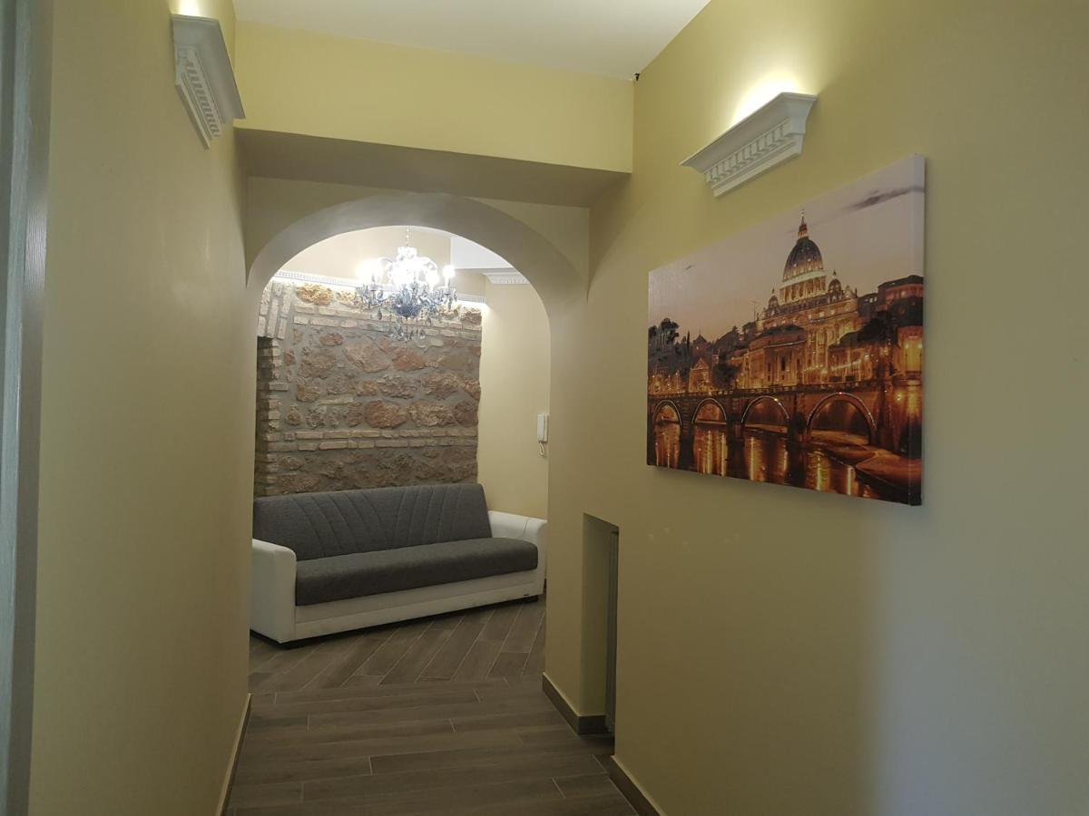 Giulya Guesthouse โรม ภายนอก รูปภาพ